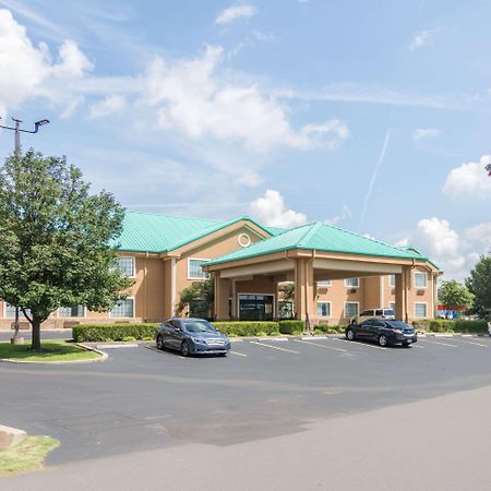 Quality Inn & Suites Of Alma - Northeast From Fort Smith Екстериор снимка