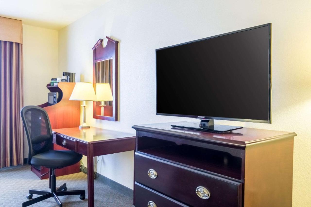 Quality Inn & Suites Of Alma - Northeast From Fort Smith Екстериор снимка