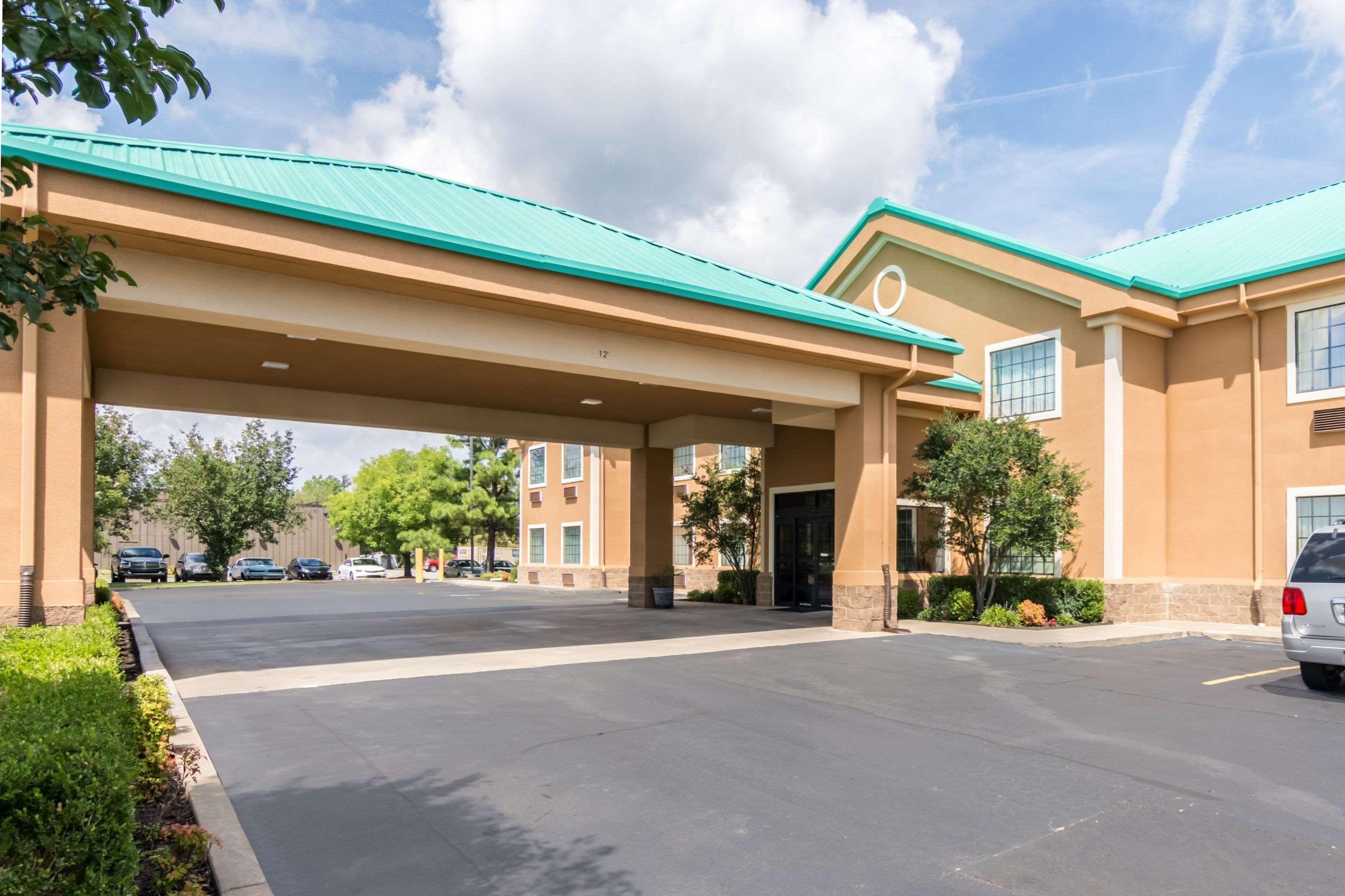 Quality Inn & Suites Of Alma - Northeast From Fort Smith Екстериор снимка