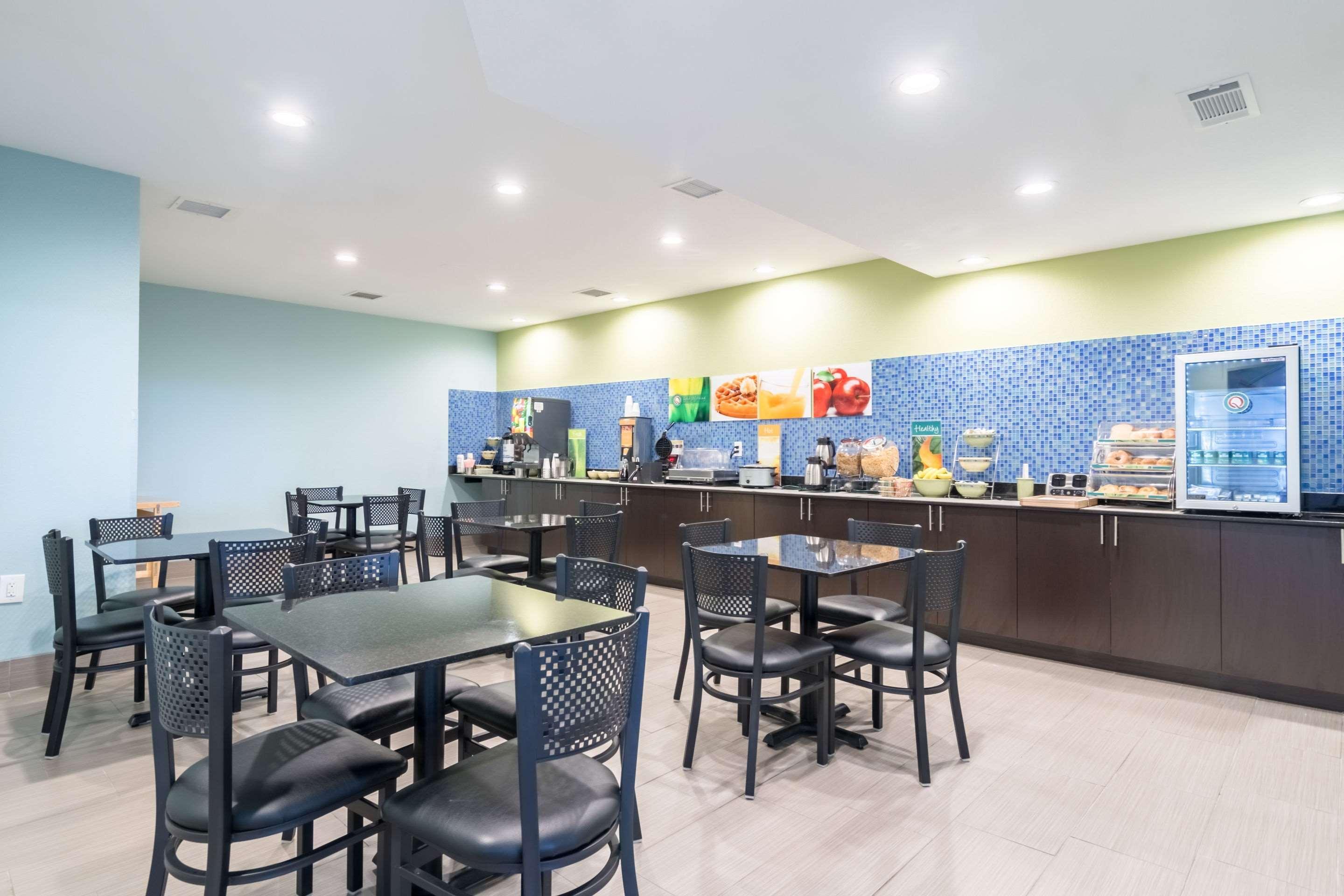 Quality Inn & Suites Of Alma - Northeast From Fort Smith Екстериор снимка