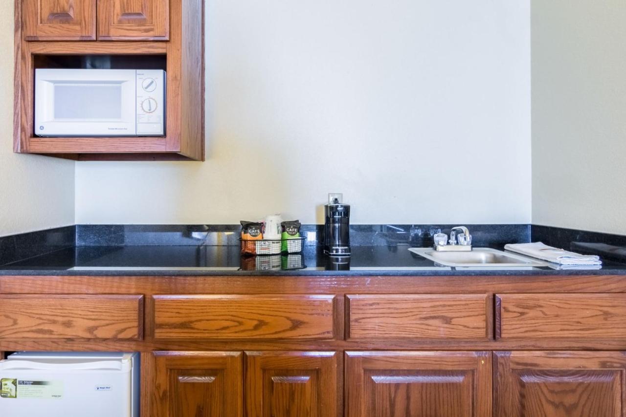 Quality Inn & Suites Of Alma - Northeast From Fort Smith Екстериор снимка