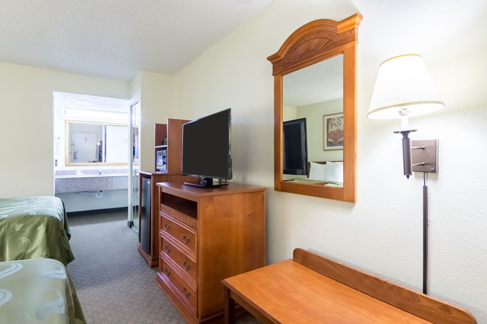 Quality Inn & Suites Of Alma - Northeast From Fort Smith Стая снимка