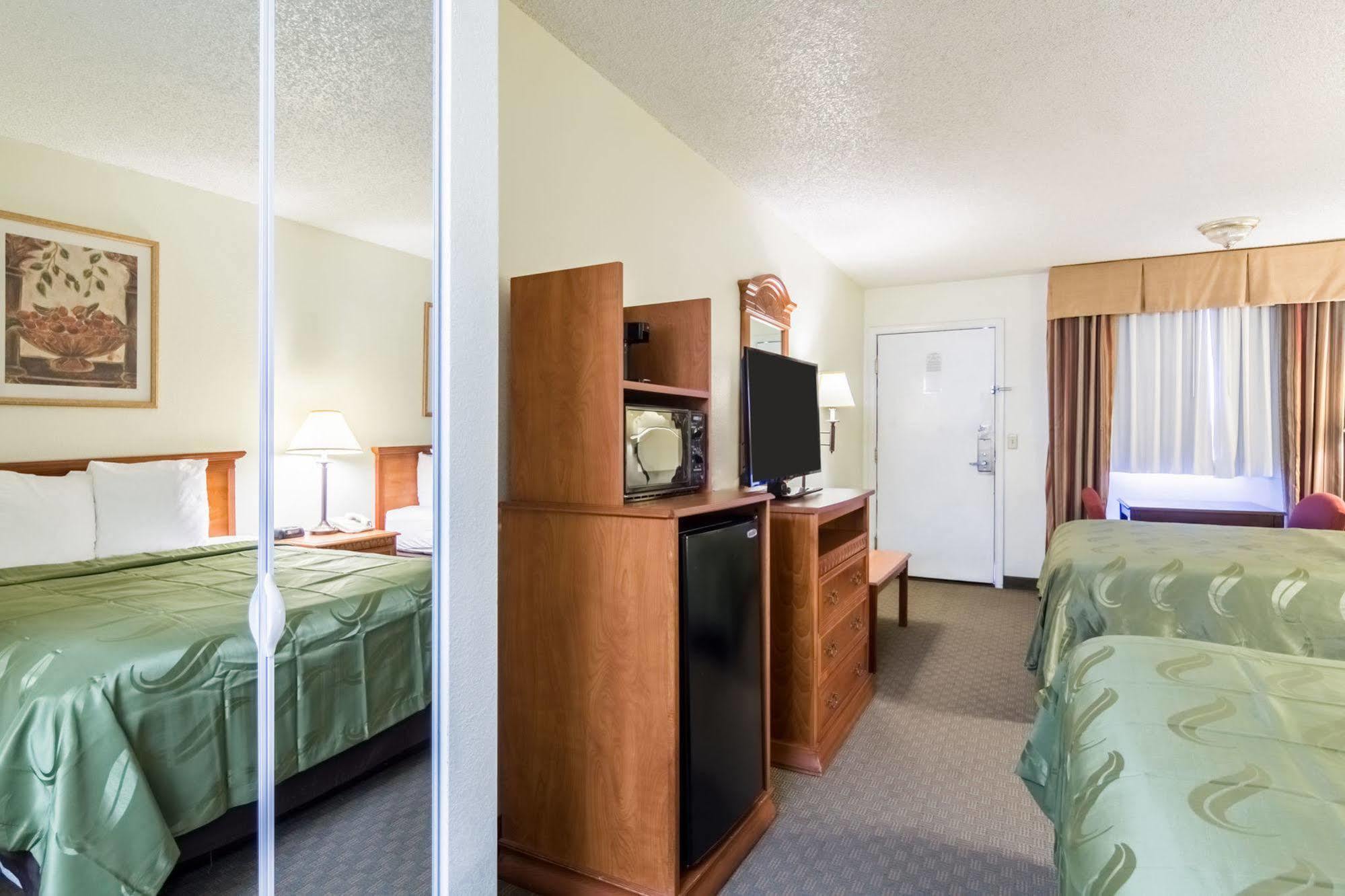 Quality Inn & Suites Of Alma - Northeast From Fort Smith Екстериор снимка