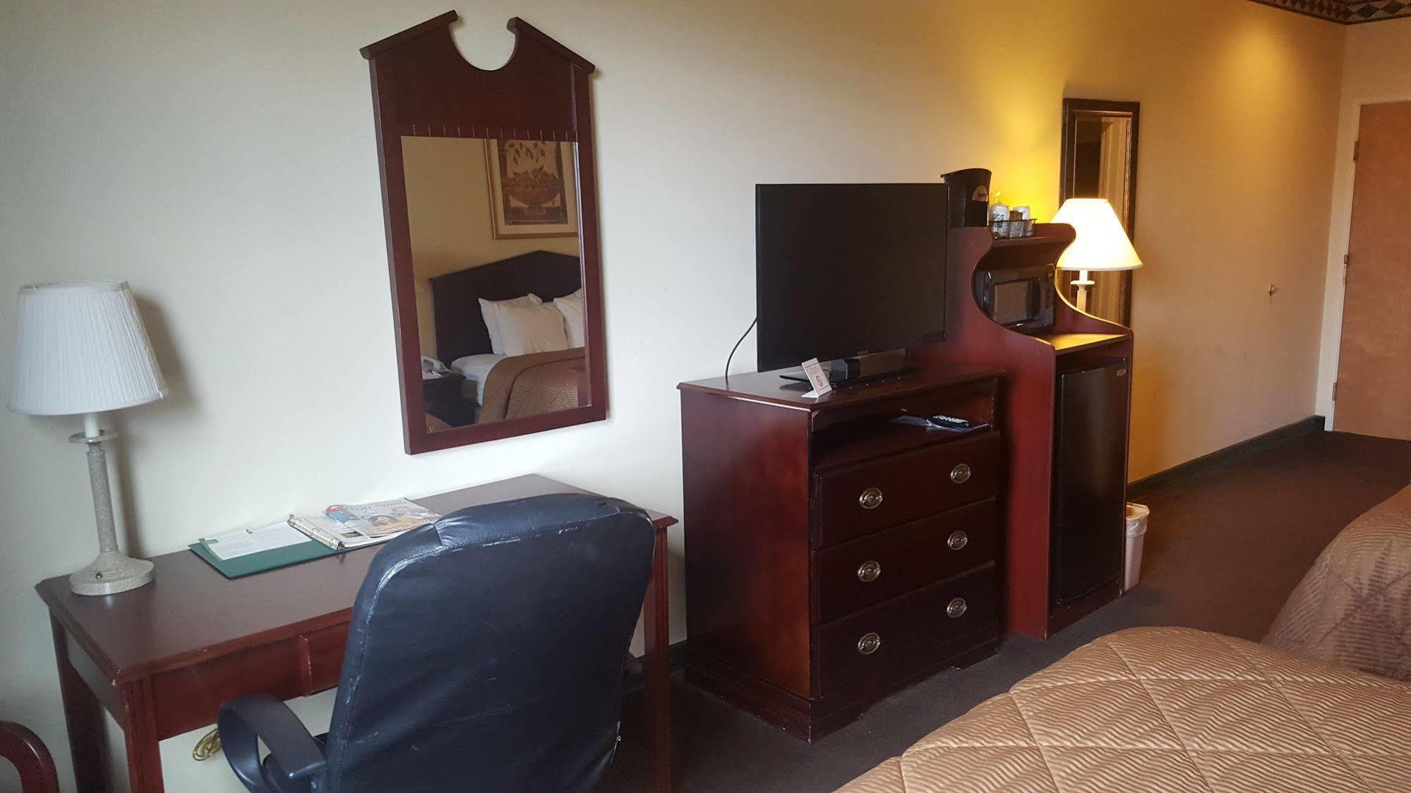 Quality Inn & Suites Of Alma - Northeast From Fort Smith Екстериор снимка